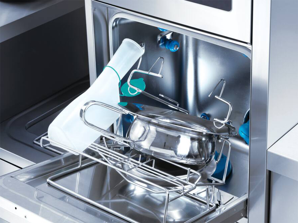 Bedpan cleaning